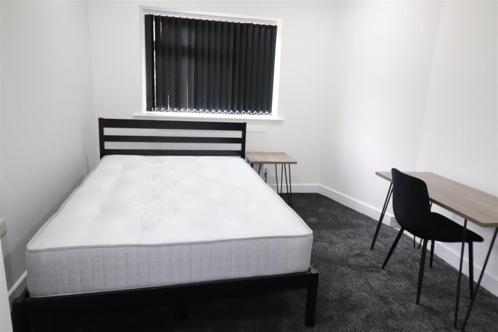 Property photo 1 of 6 78 Charter (18).Jpg