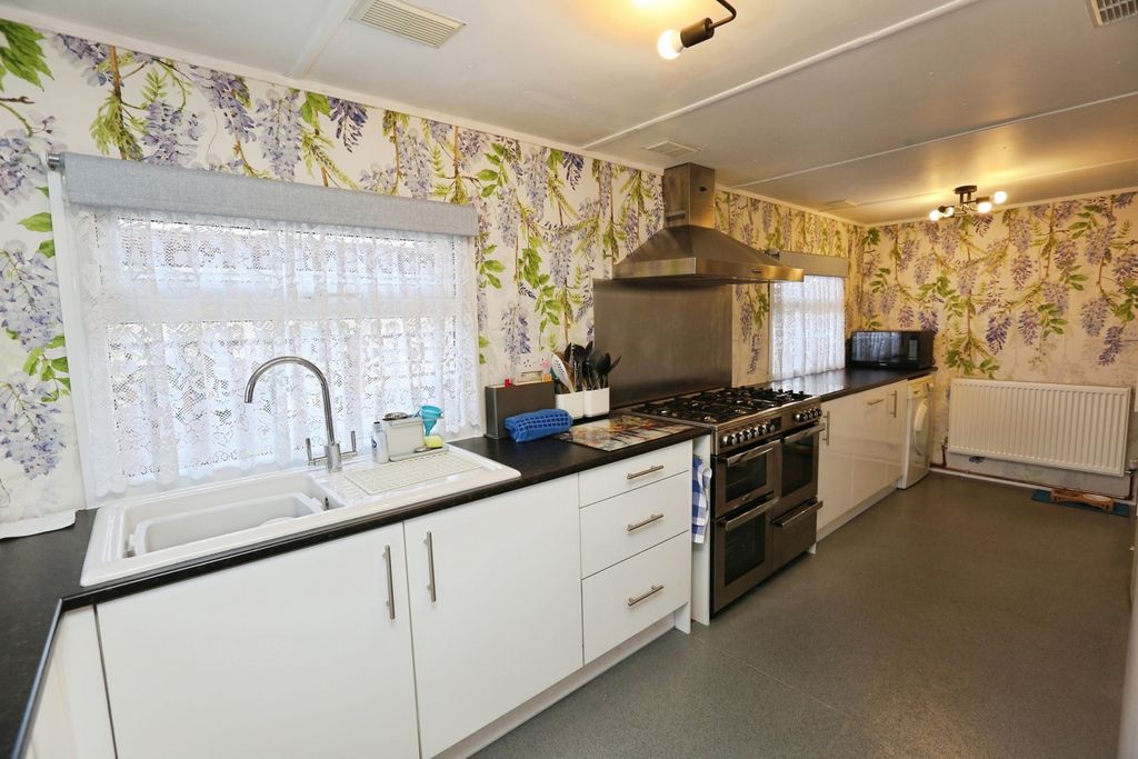 Property photo 2 of 20 Pbox-Img.Jpg