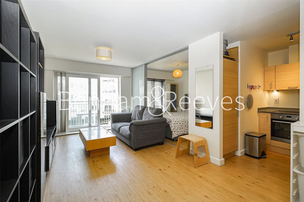 Property photo 1 of 17 Picture No. 01