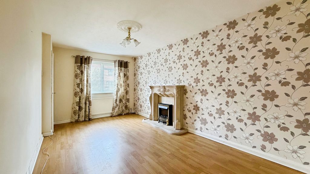 Property photo 2 of 16 10