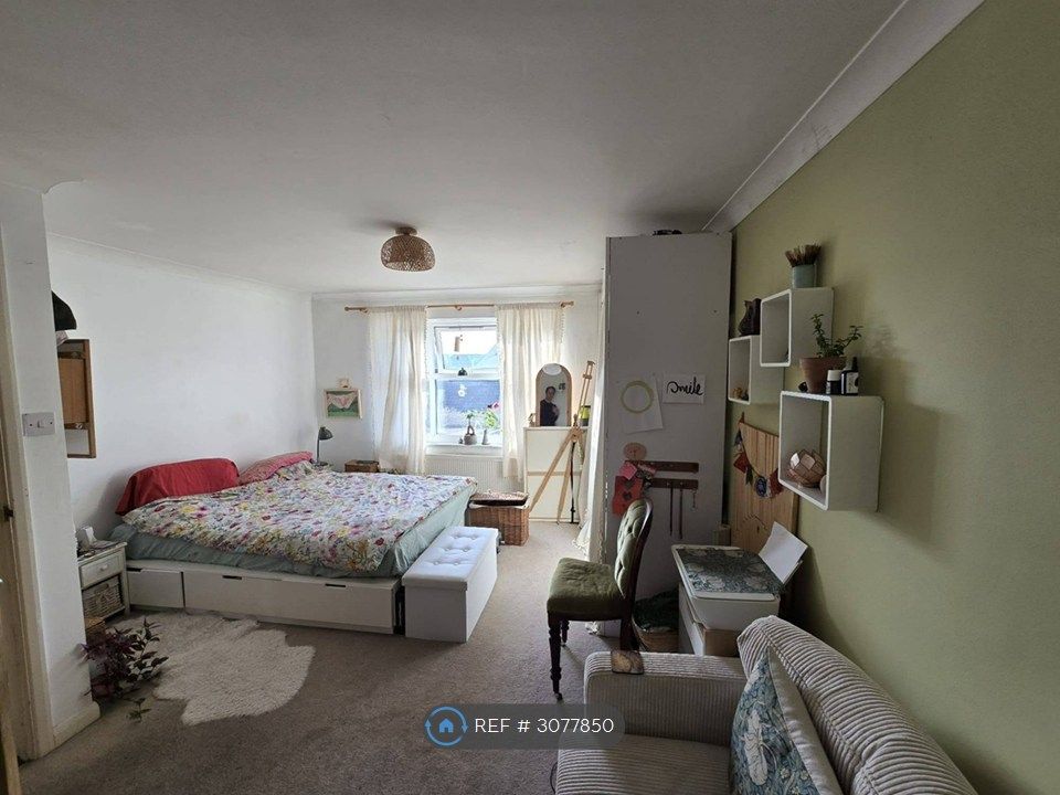 Property photo 3 of 9 Bedroom1