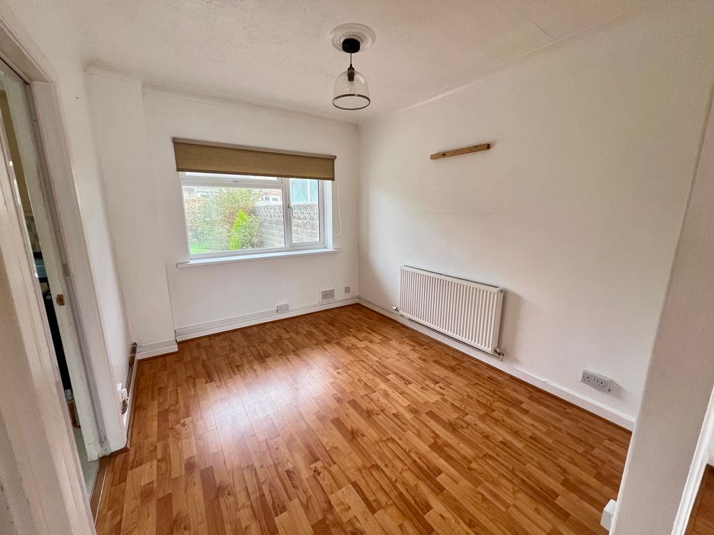 Property photo 3 of 21 Dining Room Porthcawl Cf36