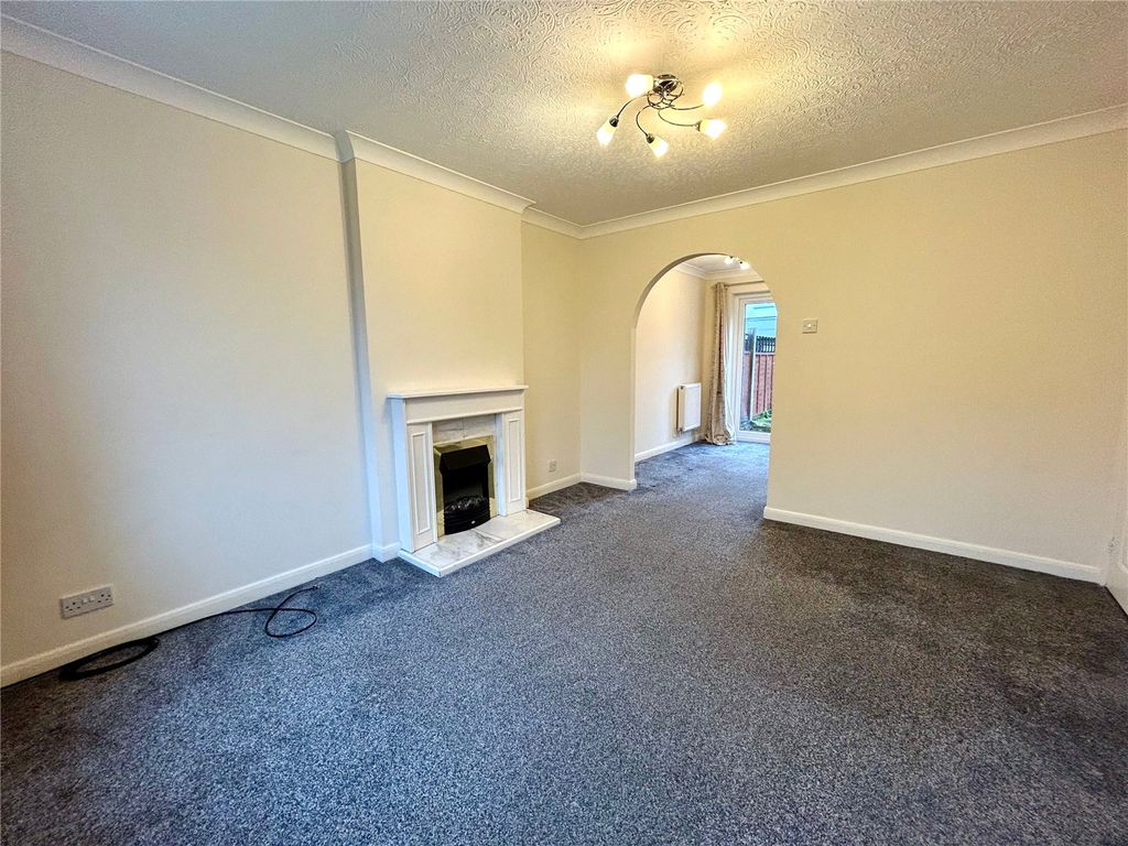 Property photo 2 of 11 Living Room