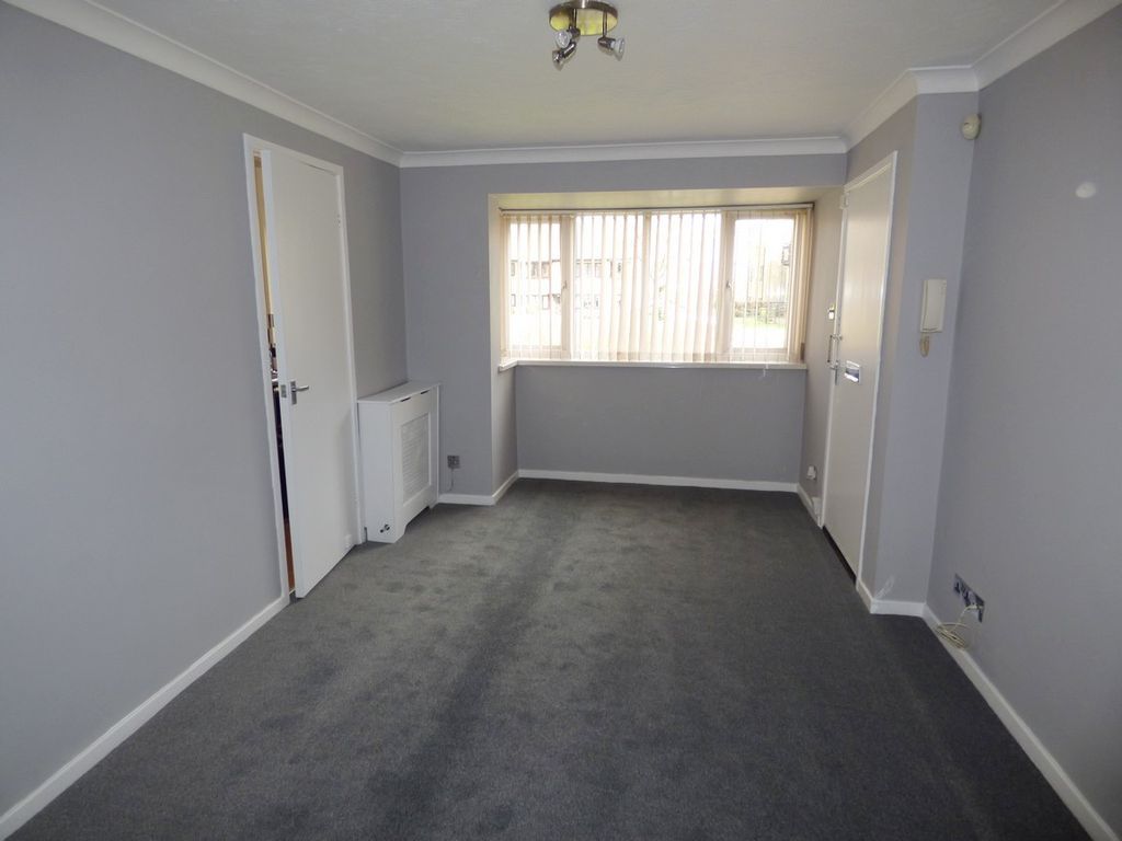 Property photo 2 of 10 Lounge