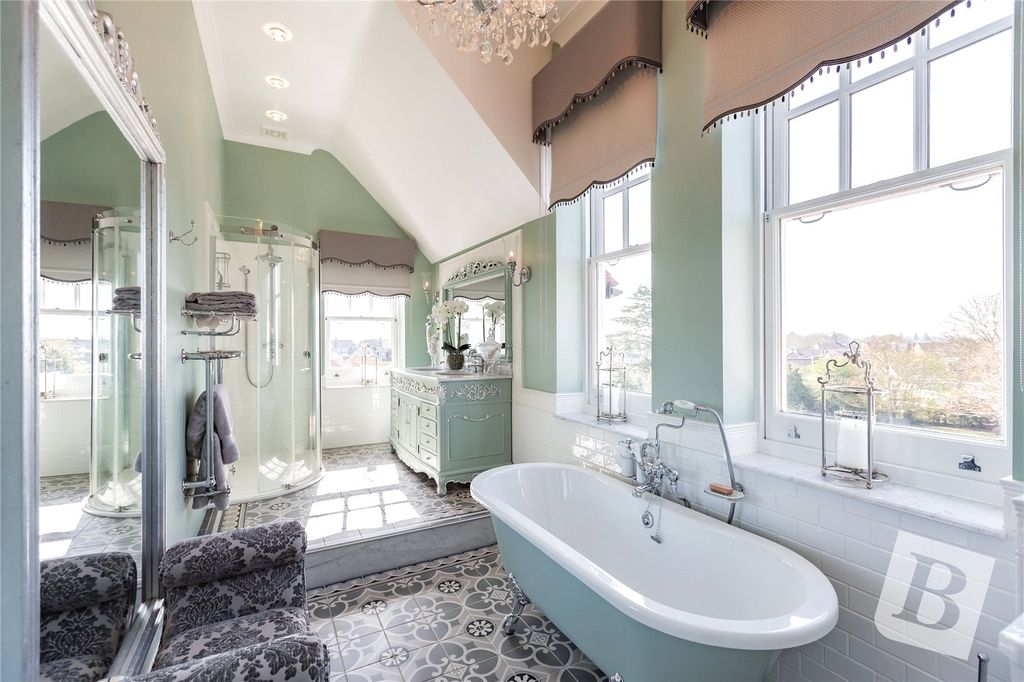 Property photo 1 of 16 Picture No. 10