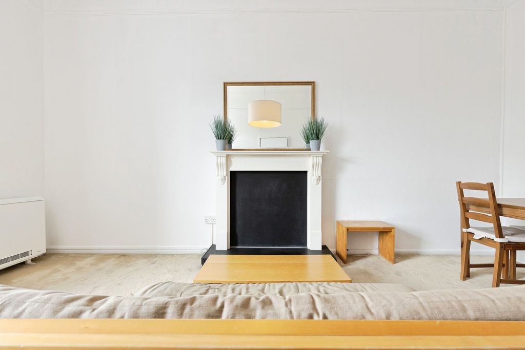 Property photo 3 of 11 Pbox-Img.Jpg