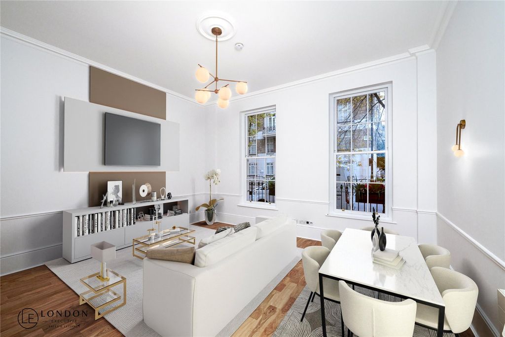 Property photo 3 of 21 Living/Dining Room