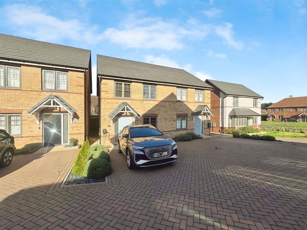 Property photo 1 of 27 Dfd3d4Da-Bpi6Crkqwkcf4Njeho4v-W.Jpg
