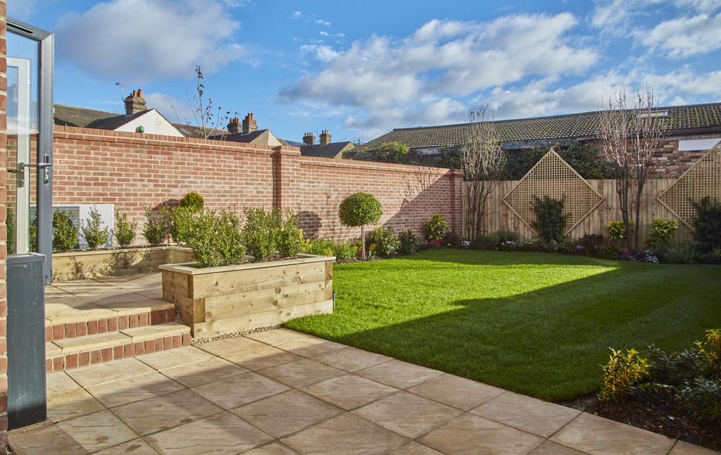 Property photo 2 of 11 242149-17.Jpg