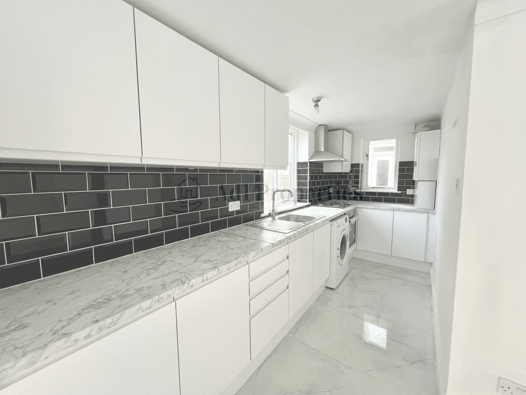 Property photo 2 of 8 Gallery