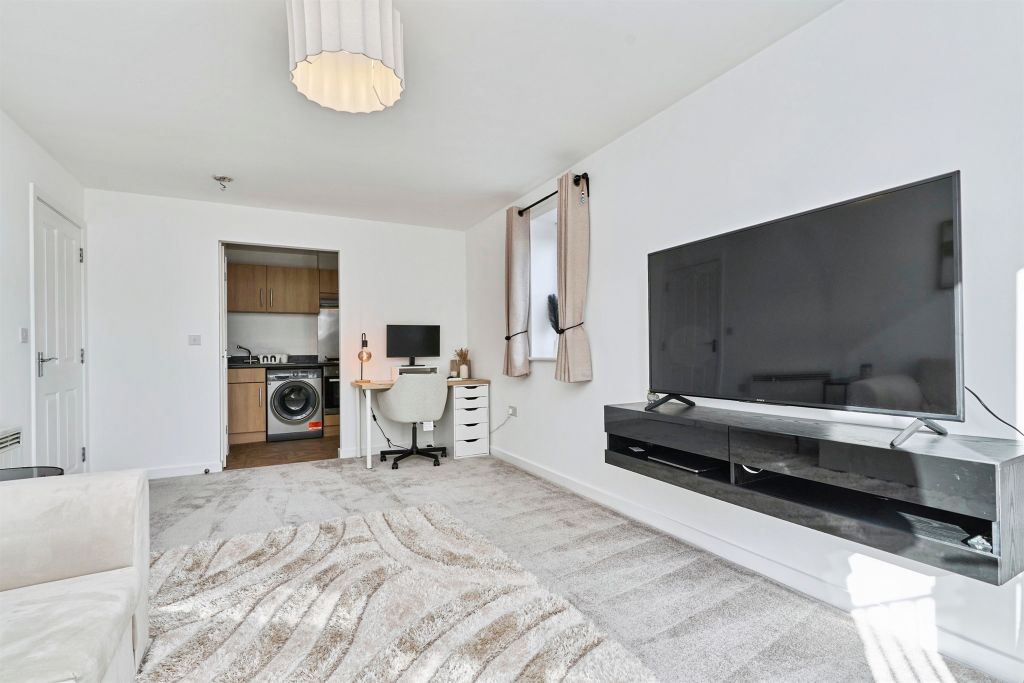 Property photo 3 of 18