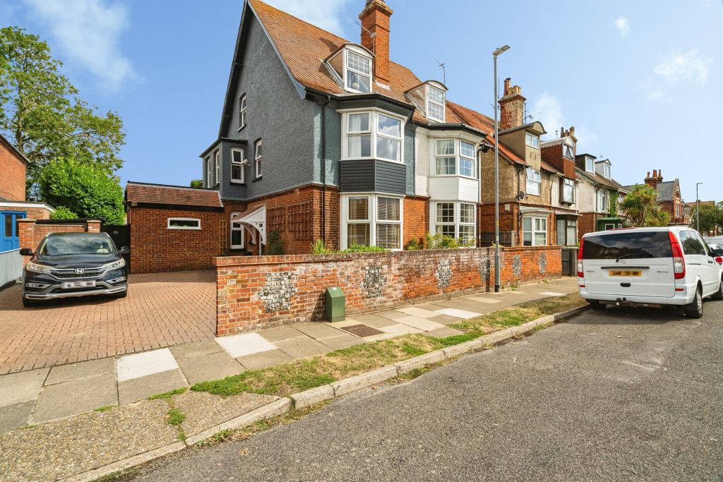Property photo 1 of 23