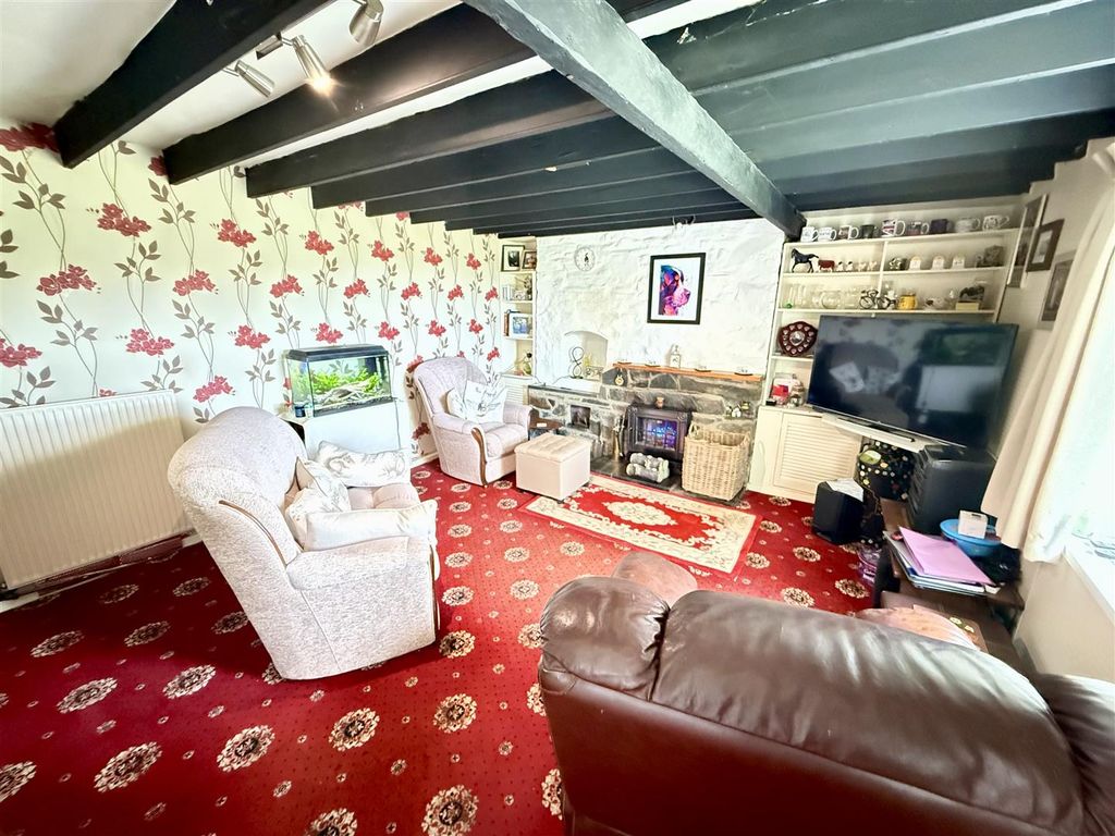 Property photo 3 of 37 Living Room