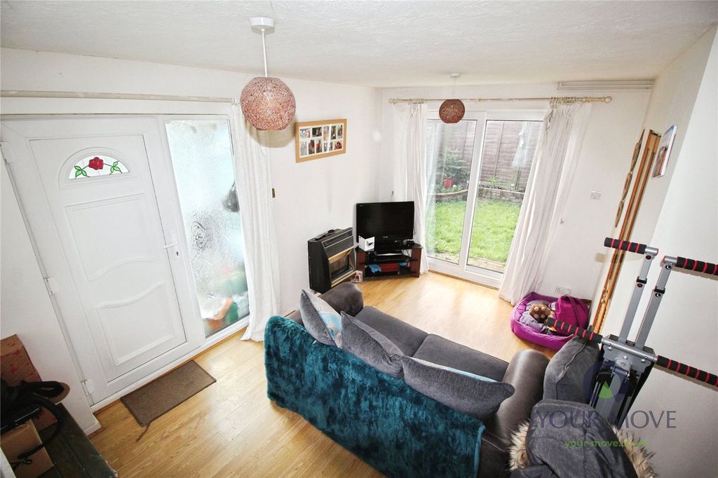 Property photo 3 of 9 Living Room