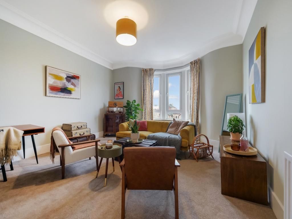 Property photo 2 of 17 Lounge