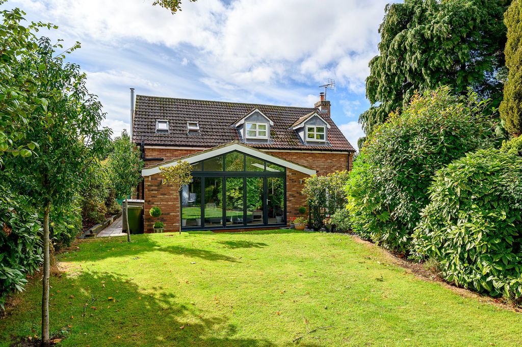 Property photo 2 of 30