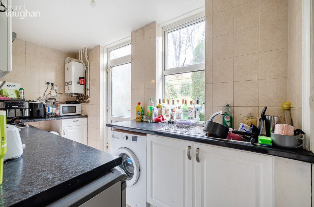 Property photo 3 of 11 c7Be0Bd6-8Fd3-44B...