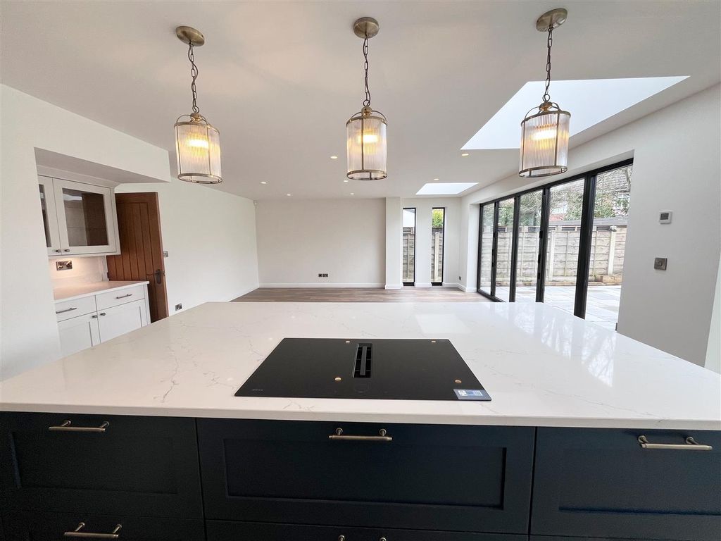 Additional image 15 of 5 bed detached house to rentKnutsford Road, Wilmslow SK9