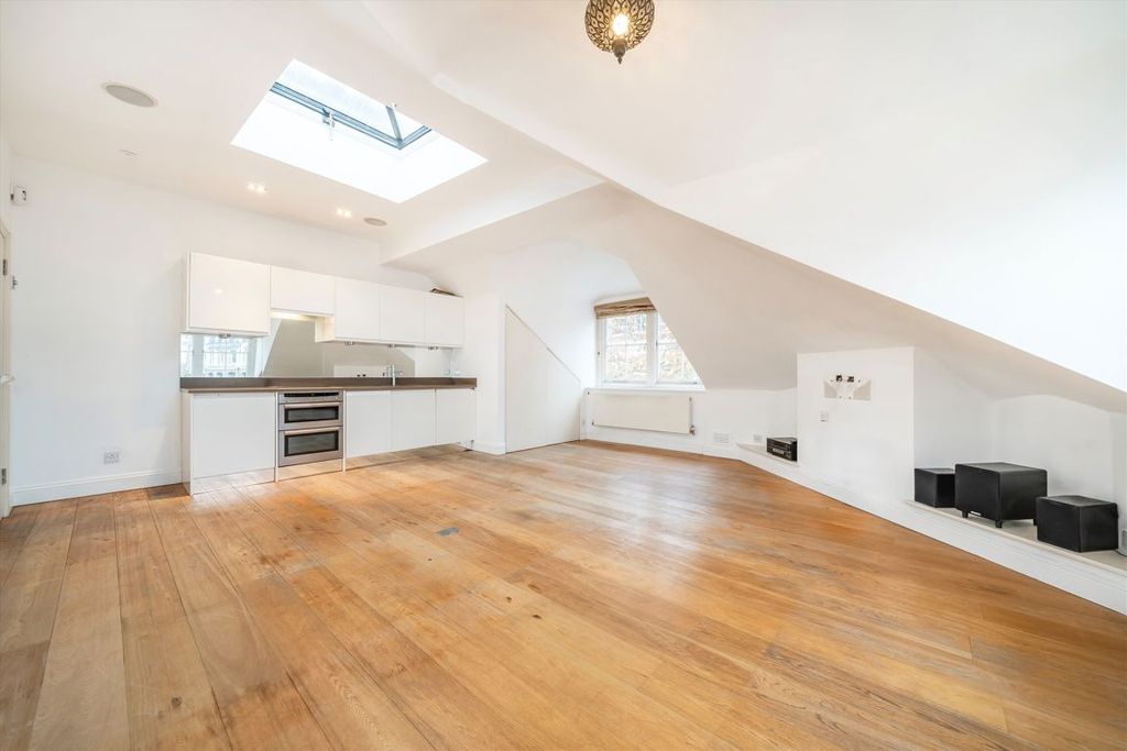 Property photo 2 of 7