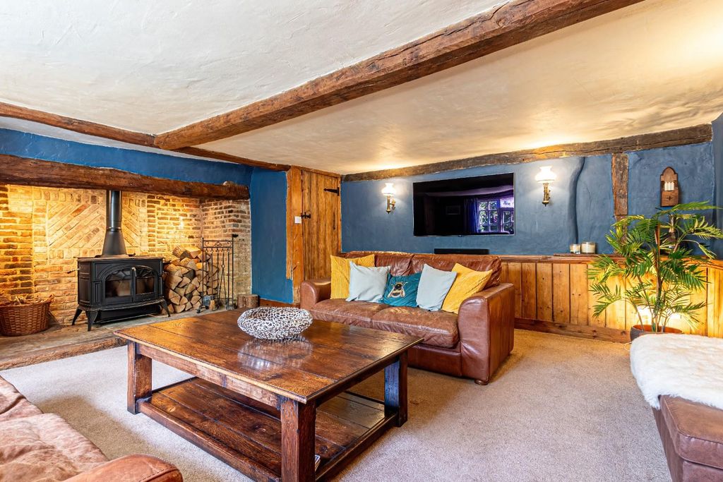 Property photo 2 of 34