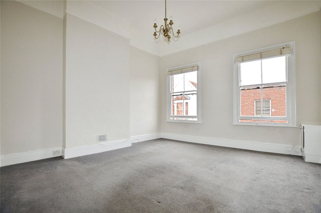 Property photo 2 of 11 Picture No. 12