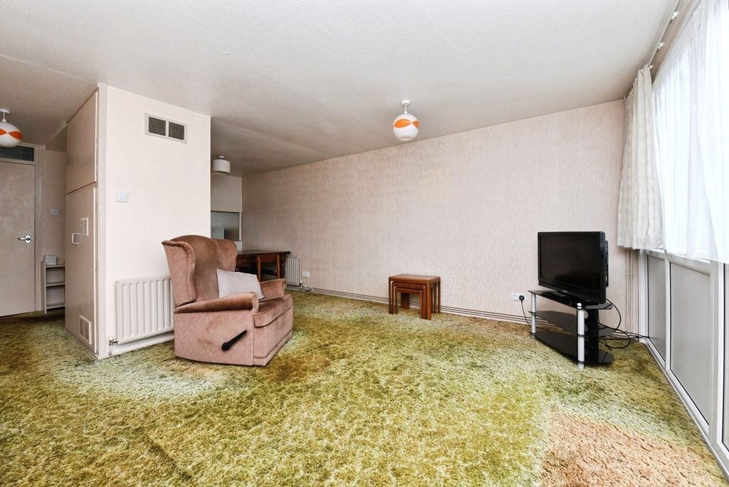 Property photo 3 of 16 Photo