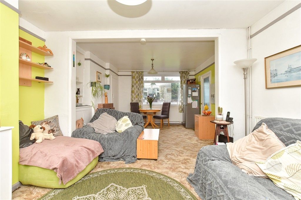 Property photo 2 of 11 Lounge