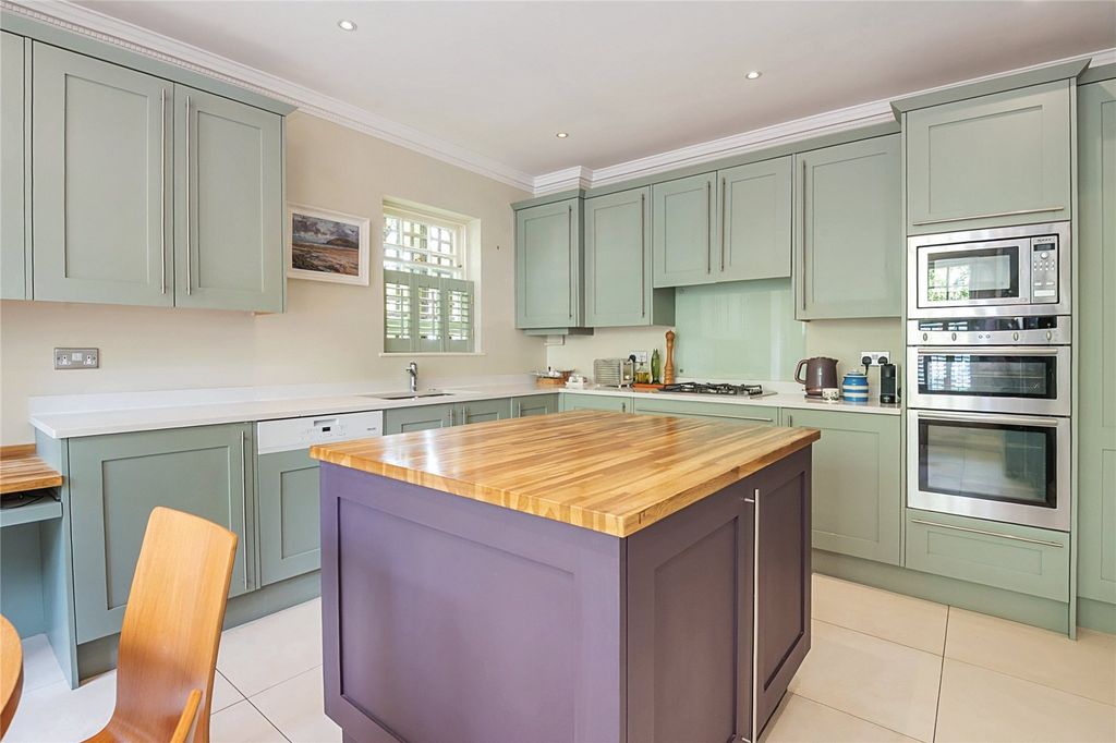 Property photo 3 of 14 6