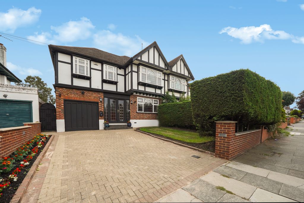 Property photo 1 of 36