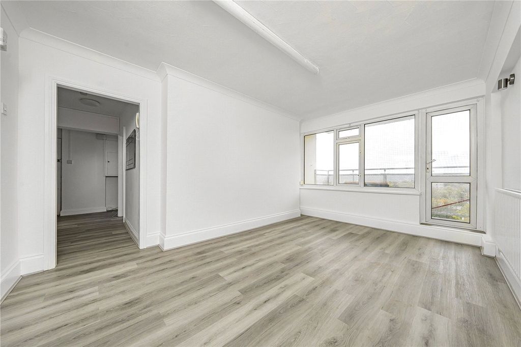 Property photo 1 of 14 Picture No. 11