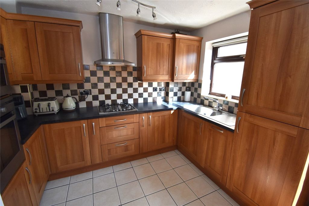 Property photo 3 of 17 Picture No. 10