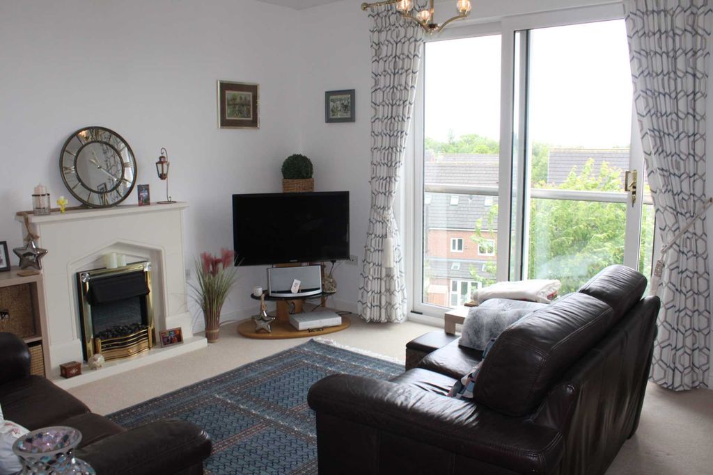 Property photo 2 of 14