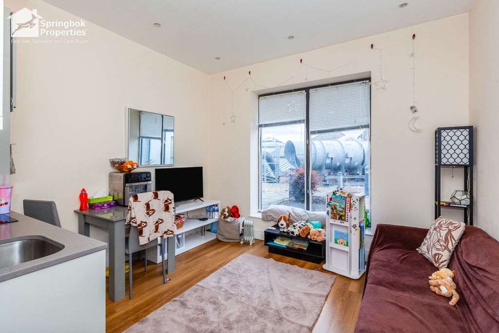 Property photo 2 of 11 Image 1