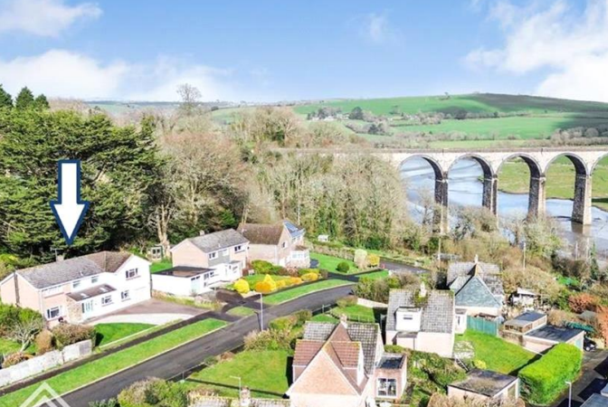 Property photo 2 of 30