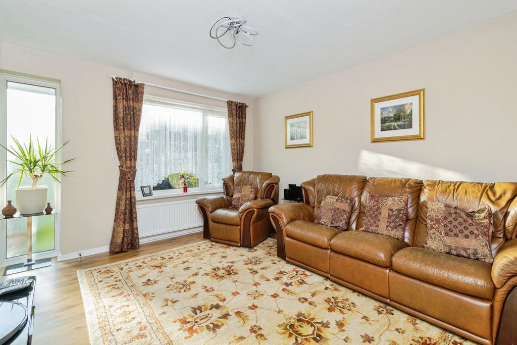 Property photo 3 of 18 Photo