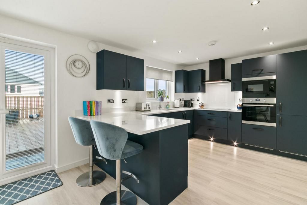 Property photo 2 of 23