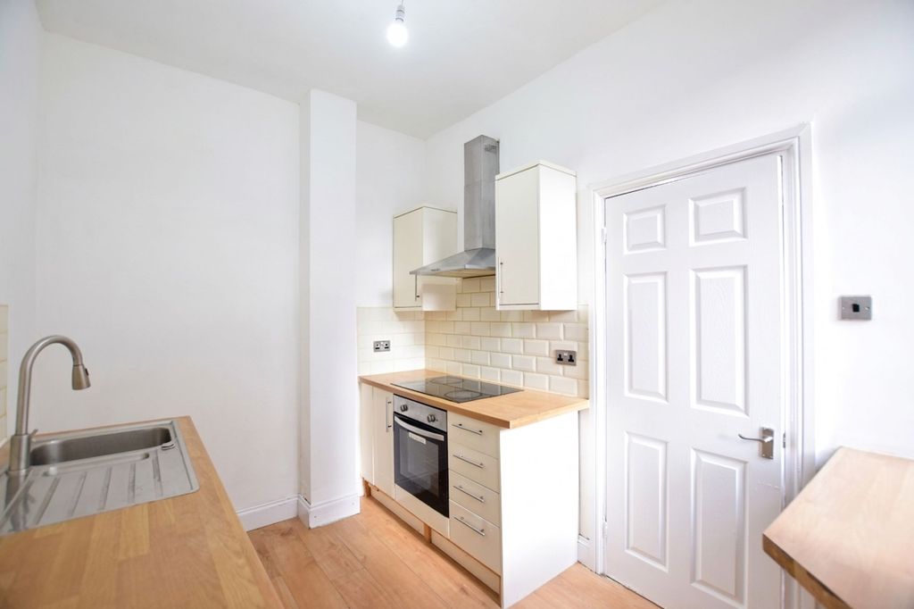 Property photo 1 of 5 Kitchen