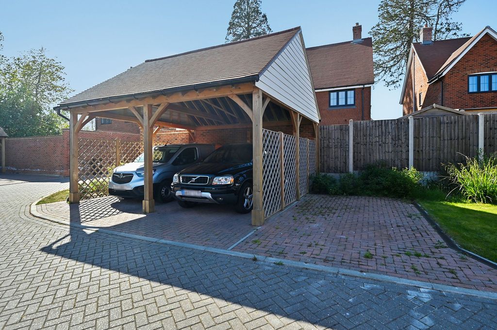 Property photo 3 of 28