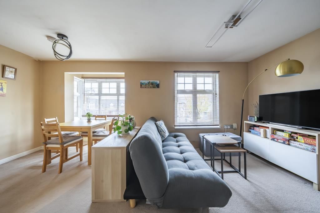 Property photo 2 of 16 Living Room