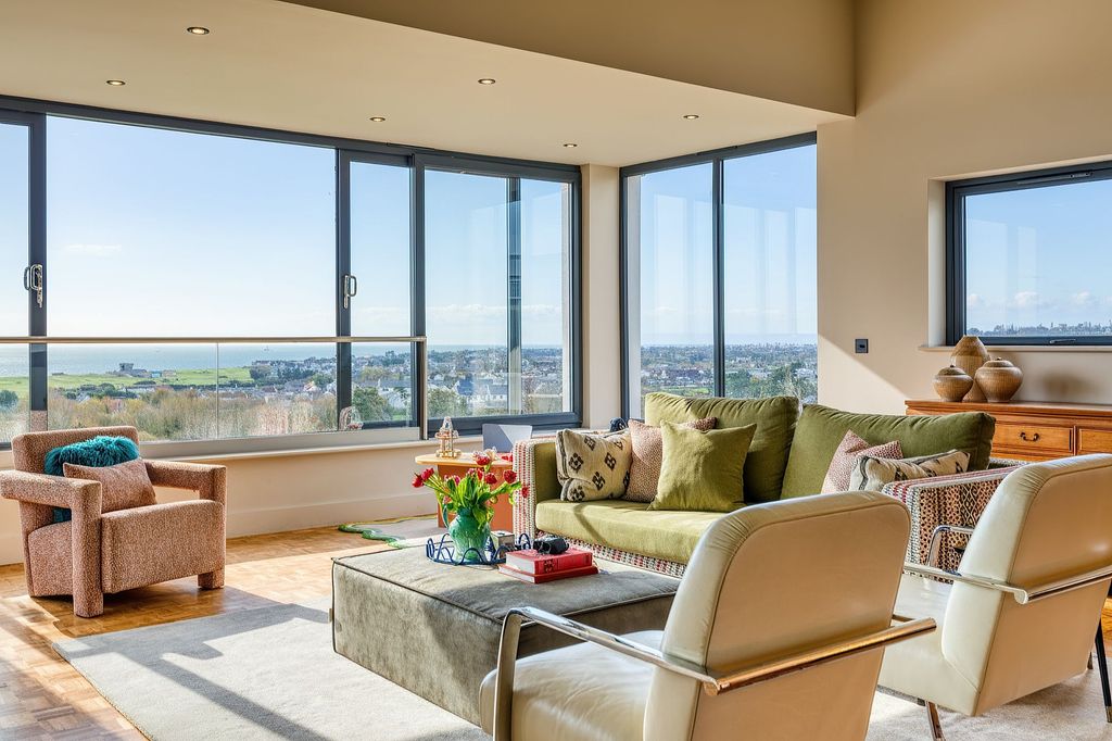 Property photo 3 of 30