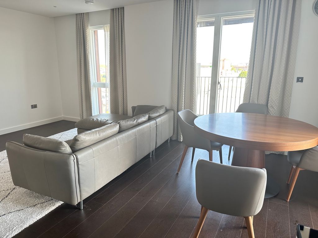 Property photo 3 of 11