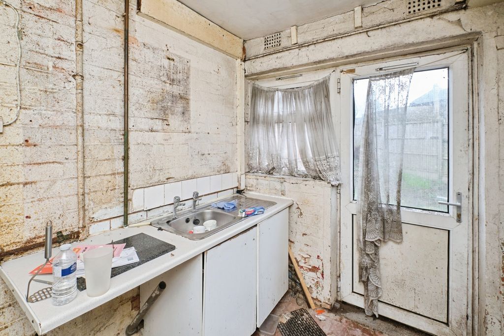 Property photo 3 of 20 Pbox-Img.Jpg