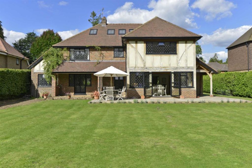 Property photo 2 of 22