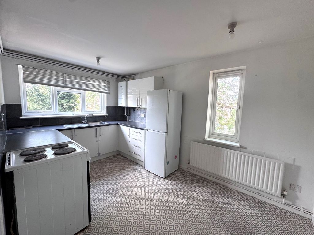 Property photo 2 of 8 1847811