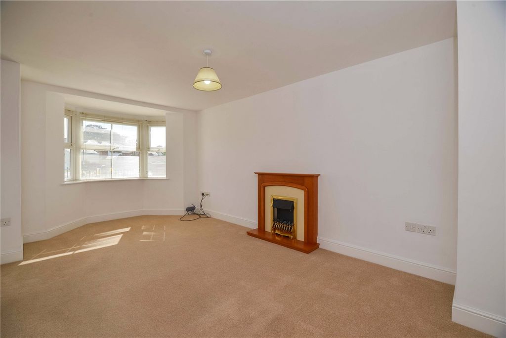 Property photo 2 of 11 Picture No. 12