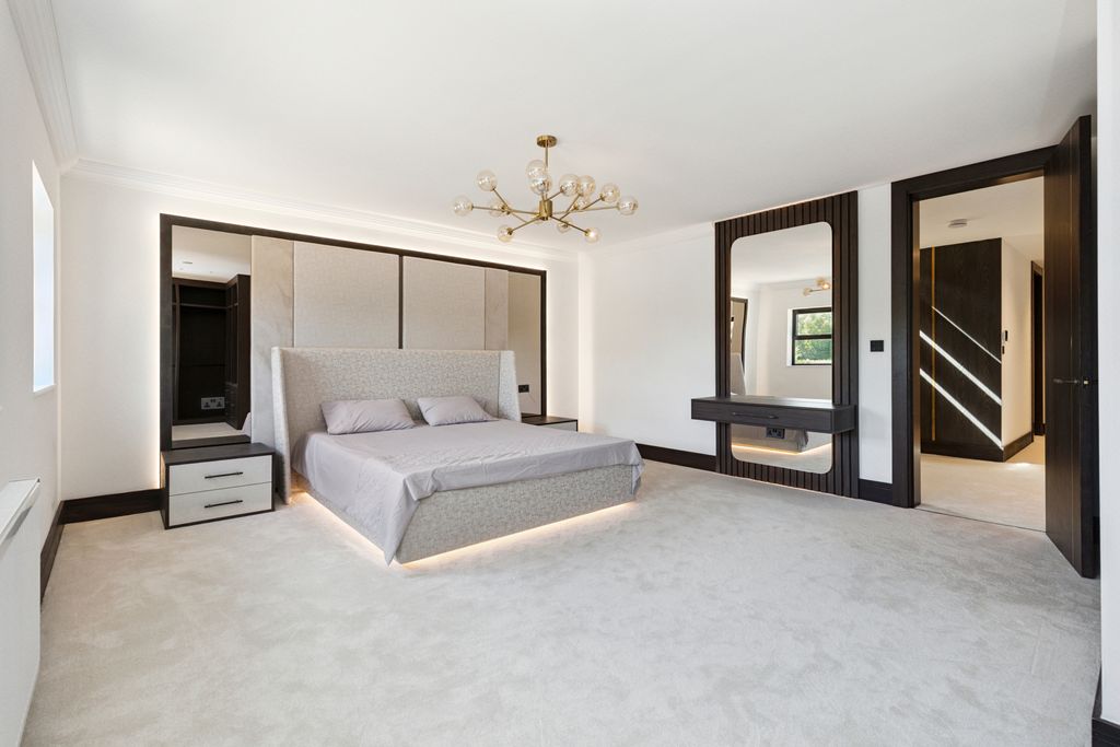 Additional image 17 of 5 bed detached house for salePipers Pipers Green Lane, Edgware HA8