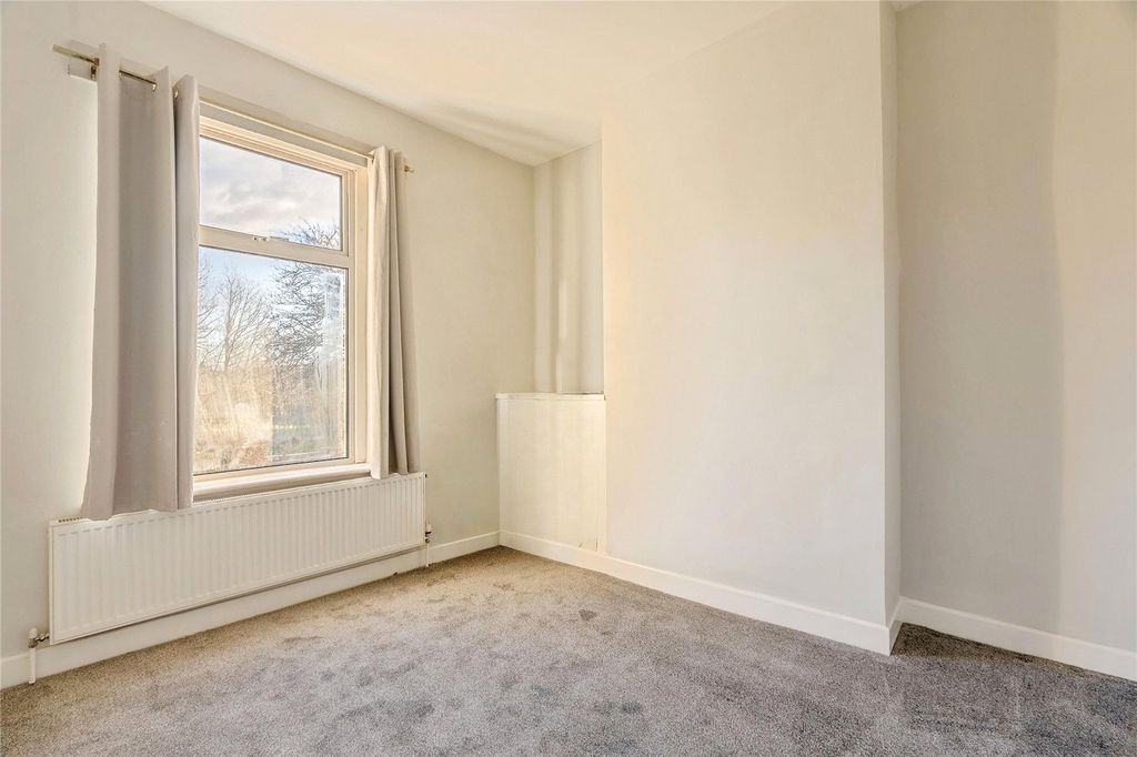 Property photo 2 of 12 Lounge