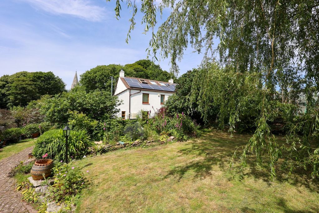 Property photo 2 of 25