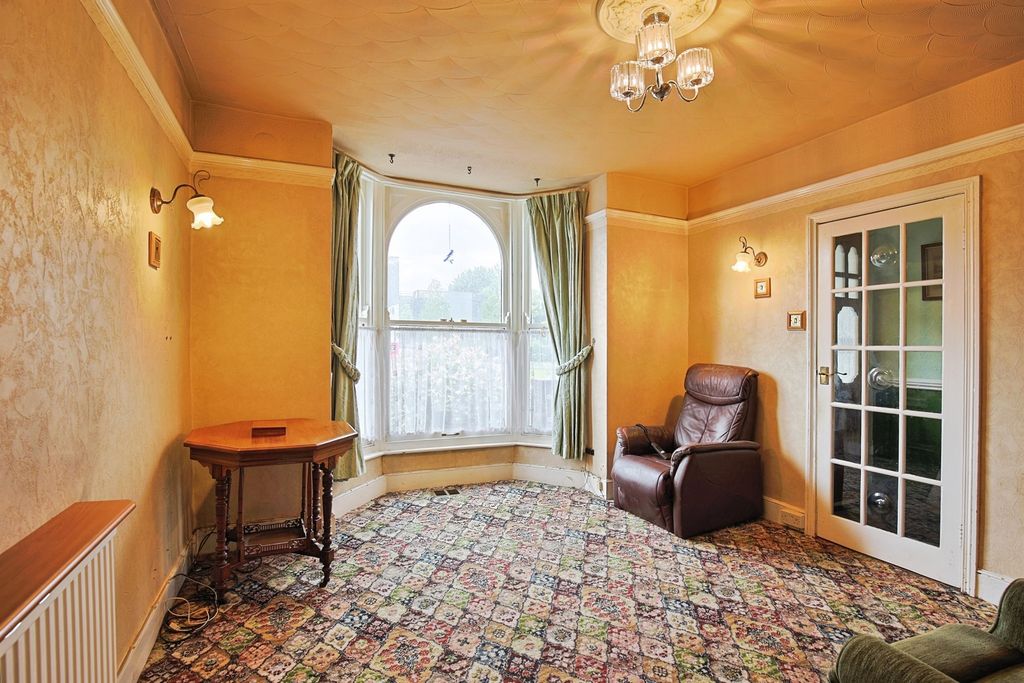 Property photo 2 of 16