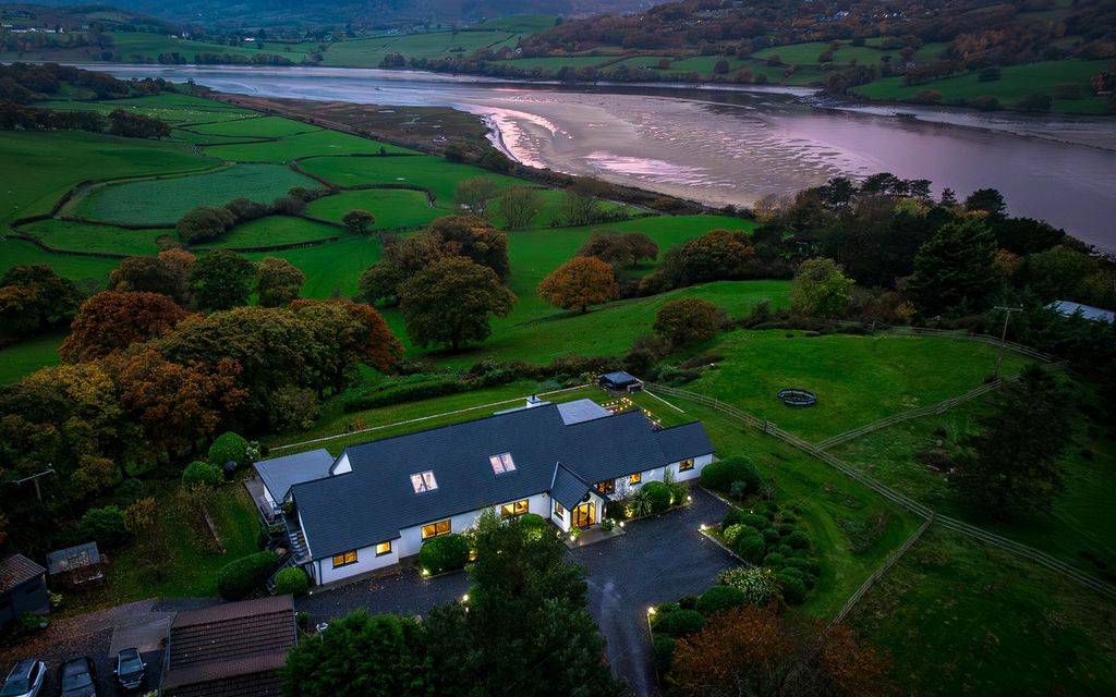 Property photo 1 of 31